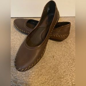 Born brown leather flat, size 8.5